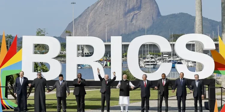 BRICS lança seu próprio ‘Pix’ para derrubar dependência do dólar
