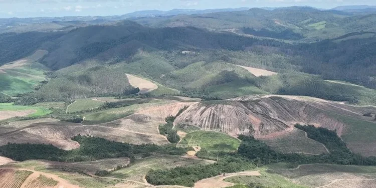 Cratera de vulcão em MG pode suprir 20% da demanda global por terras raras, minerais estratégicos cobiçados pelos EUA