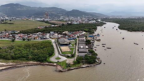 Acordo entre Prefeitura e SPU viabiliza regularização de imóveis na Foz do Rio Biguaçu