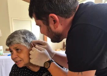 Conselho do Idoso de São José participa da entrega de aparelhos auditivos para instituições de longa permanência
