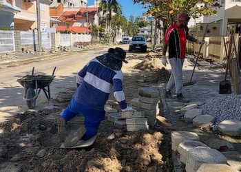 Secretaria de Infraestrutura realiza serviços de limpeza e manutenção em Palmas e Fazenda da Armação