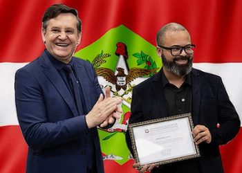 Biguaçuense que é sucesso nas redes sociais é homenageado pela Assembleia Legislativa de Santa Catarina 