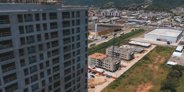 Construção Civil lidera a geração de empregos em Biguaçu entre janeiro e maio