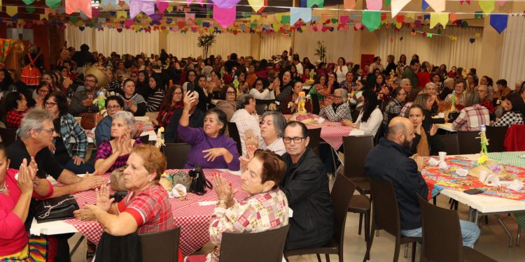 Mães e Idosos brilham no tradicional Arraiá Caipira da Secretaria de Ação Social de Governador Celso Ramos
