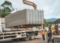 Operação Granizo alcança marca de 12 mil telhas entregues e terá reforço de nova remessa nesta quinta-feira (3)