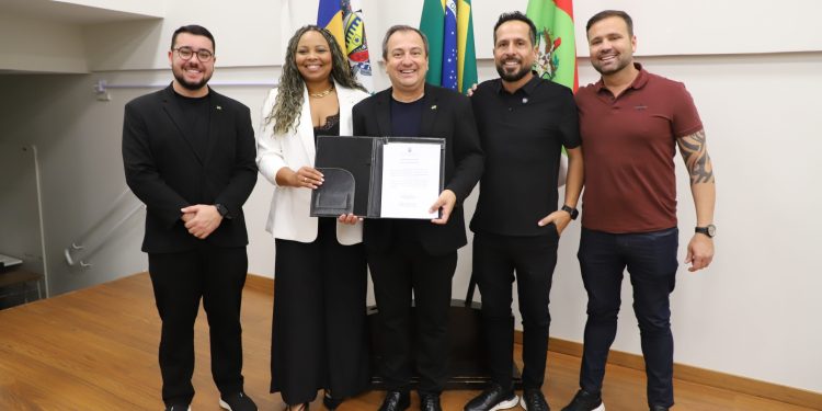 Nova secretária de Saúde de Biguaçu é empossada