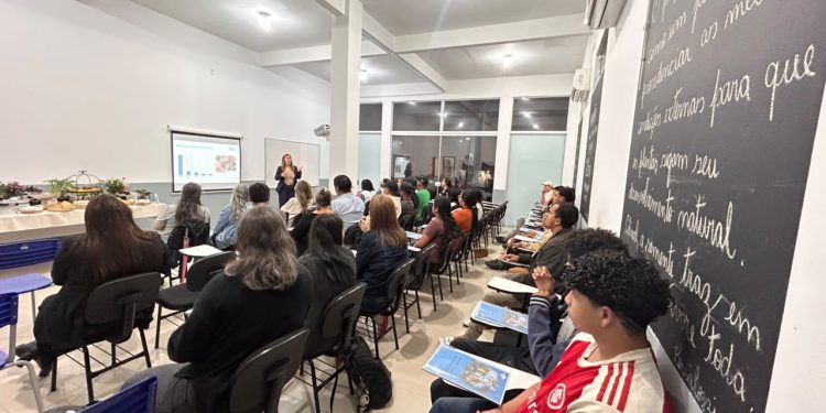 Qualifica Empreendedor Azul realiza aula inaugural com participação de moradores em Governador Celso Ramos